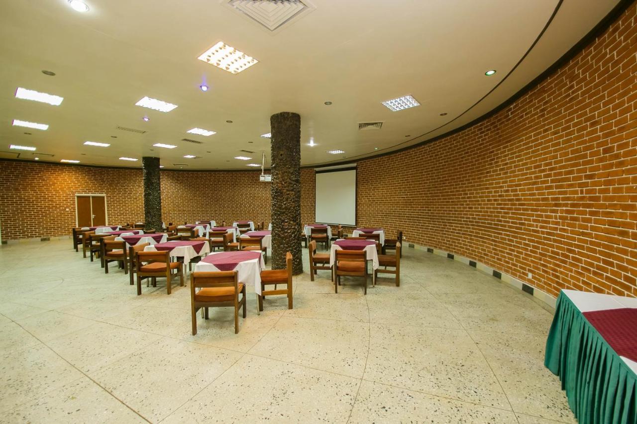 ניירי Green Hills Hotel מראה חיצוני תמונה